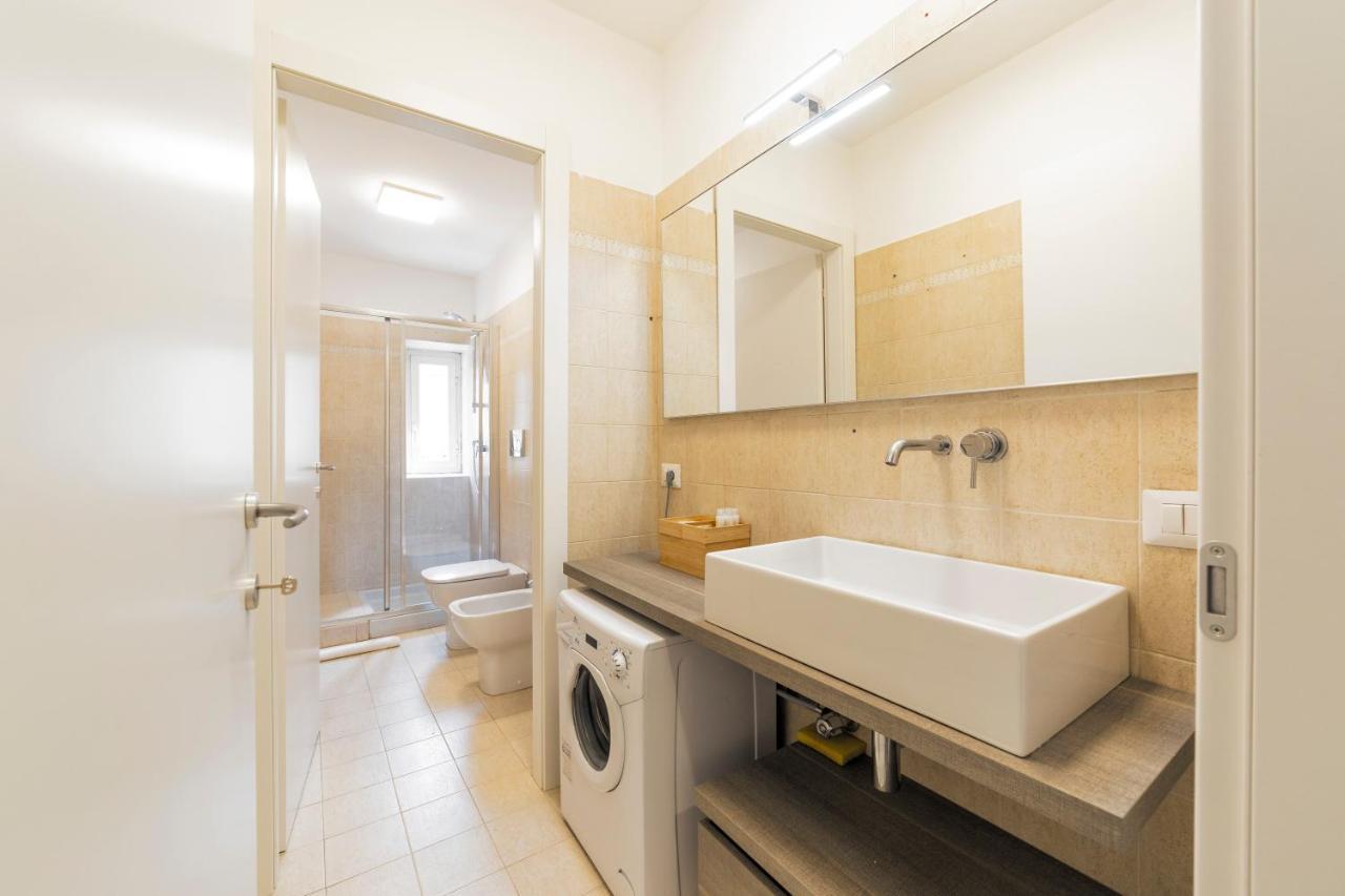 Roomy Apartment Close To Subway M5! Milano Eksteriør billede